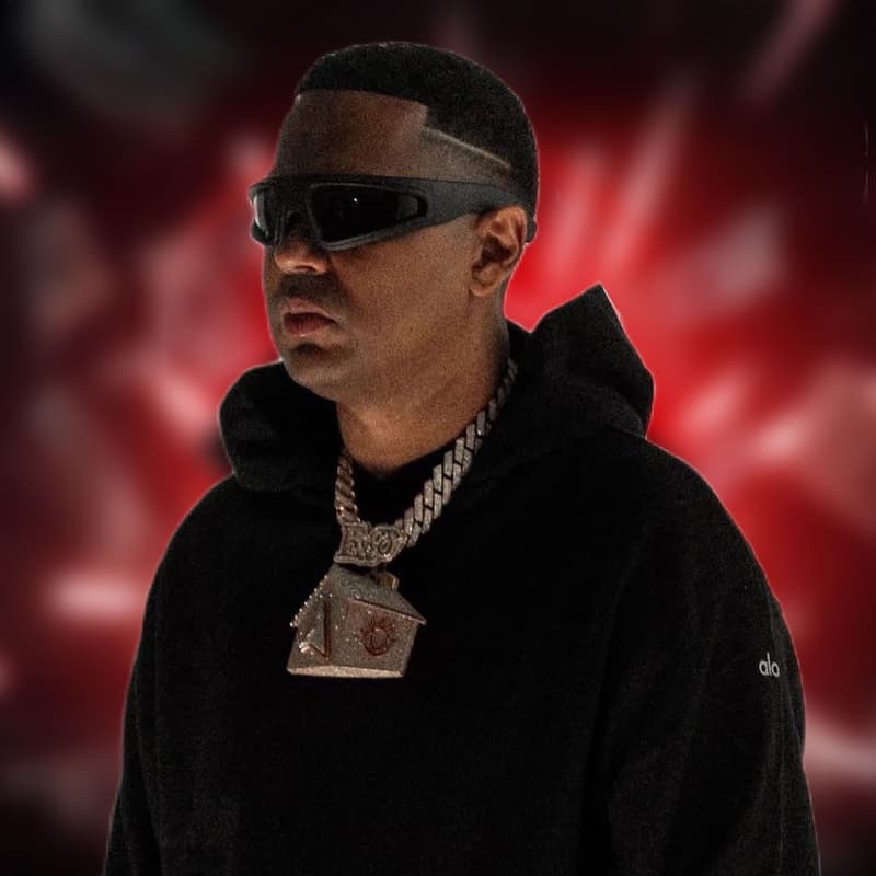 Santiago Matías con lentes